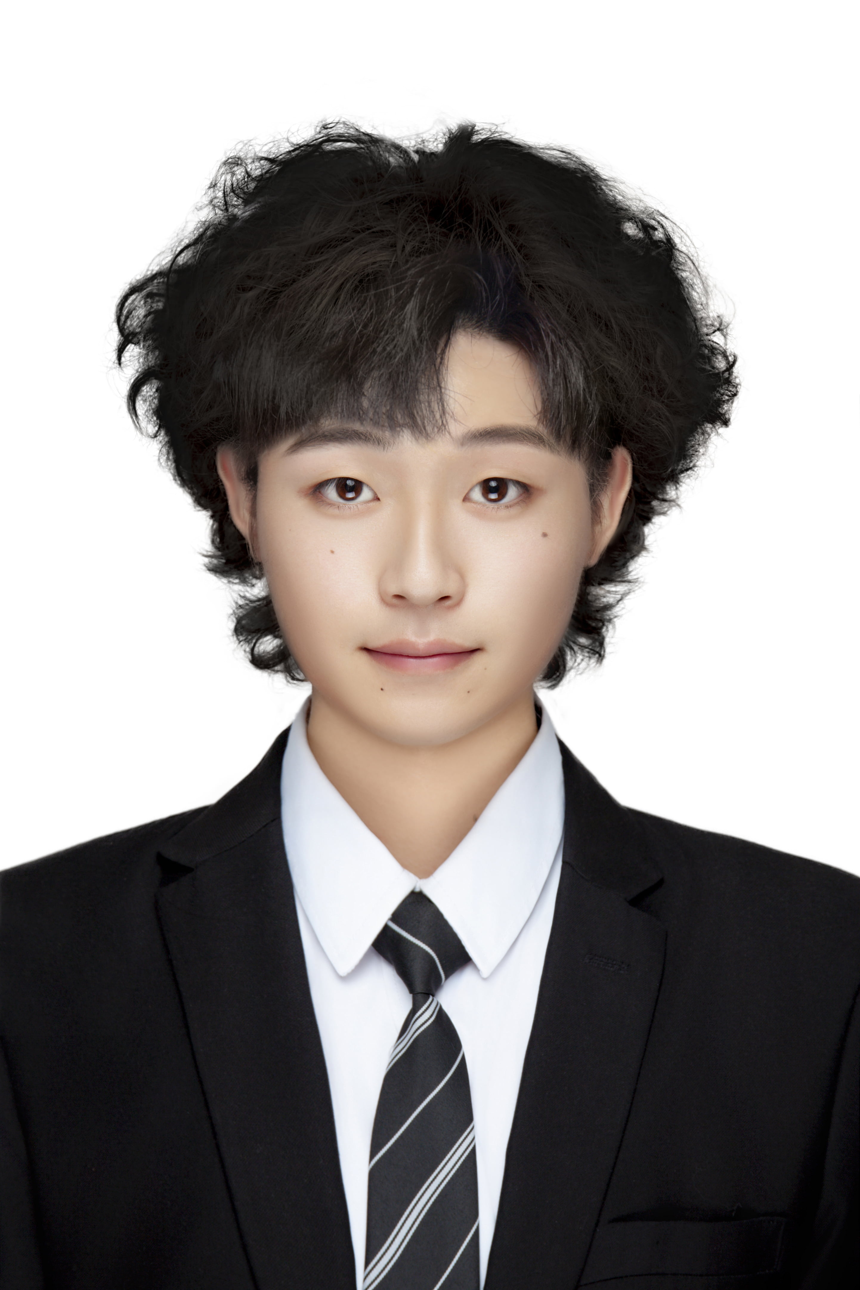 李赫南 正装照片